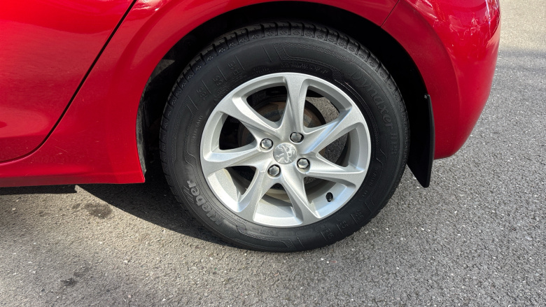 Peugeot 208 1.2 PureTech 82 Active 5dr Petrol Hatchback